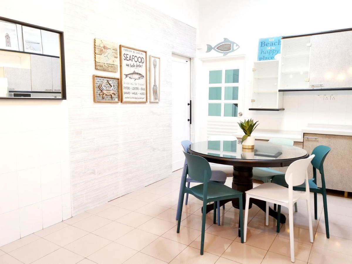 527 Beachhouse L 5 Bedroom With Swimming Pool - 3Min Walk To The Beach Tanjung Bungah  Buitenkant foto