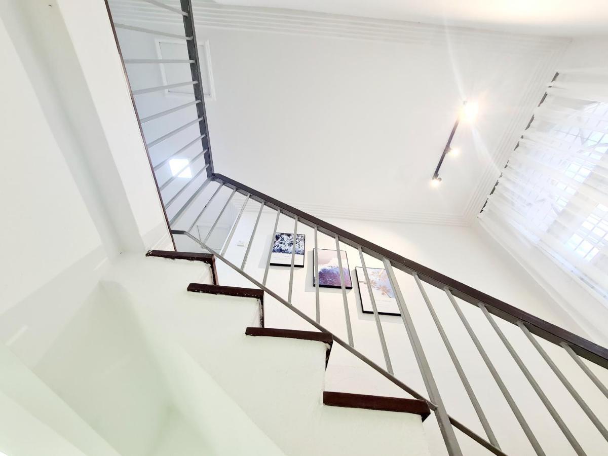 527 Beachhouse L 5 Bedroom With Swimming Pool - 3Min Walk To The Beach Tanjung Bungah  Buitenkant foto