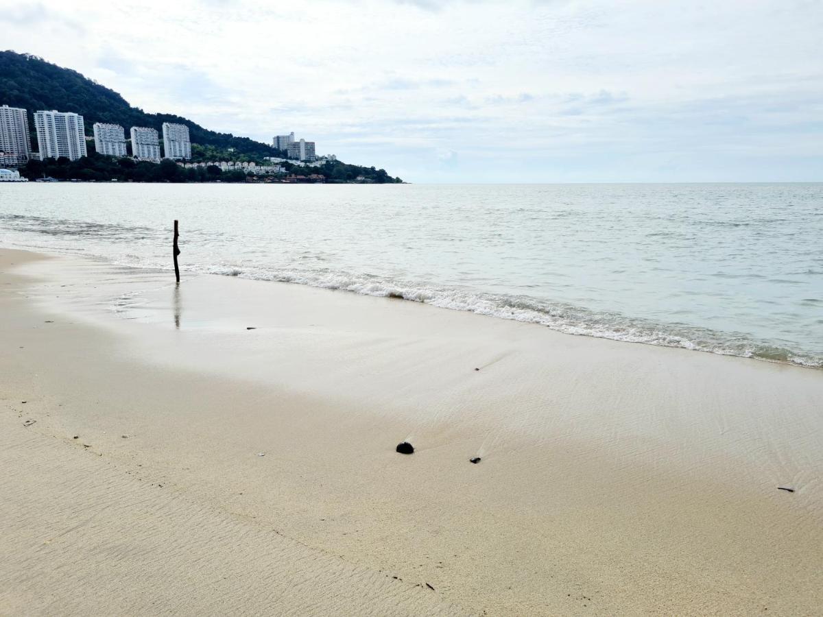 527 Beachhouse L 5 Bedroom With Swimming Pool - 3Min Walk To The Beach Tanjung Bungah  Buitenkant foto